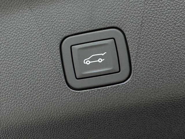 2026 Chevrolet Suburban RST - Photo 28