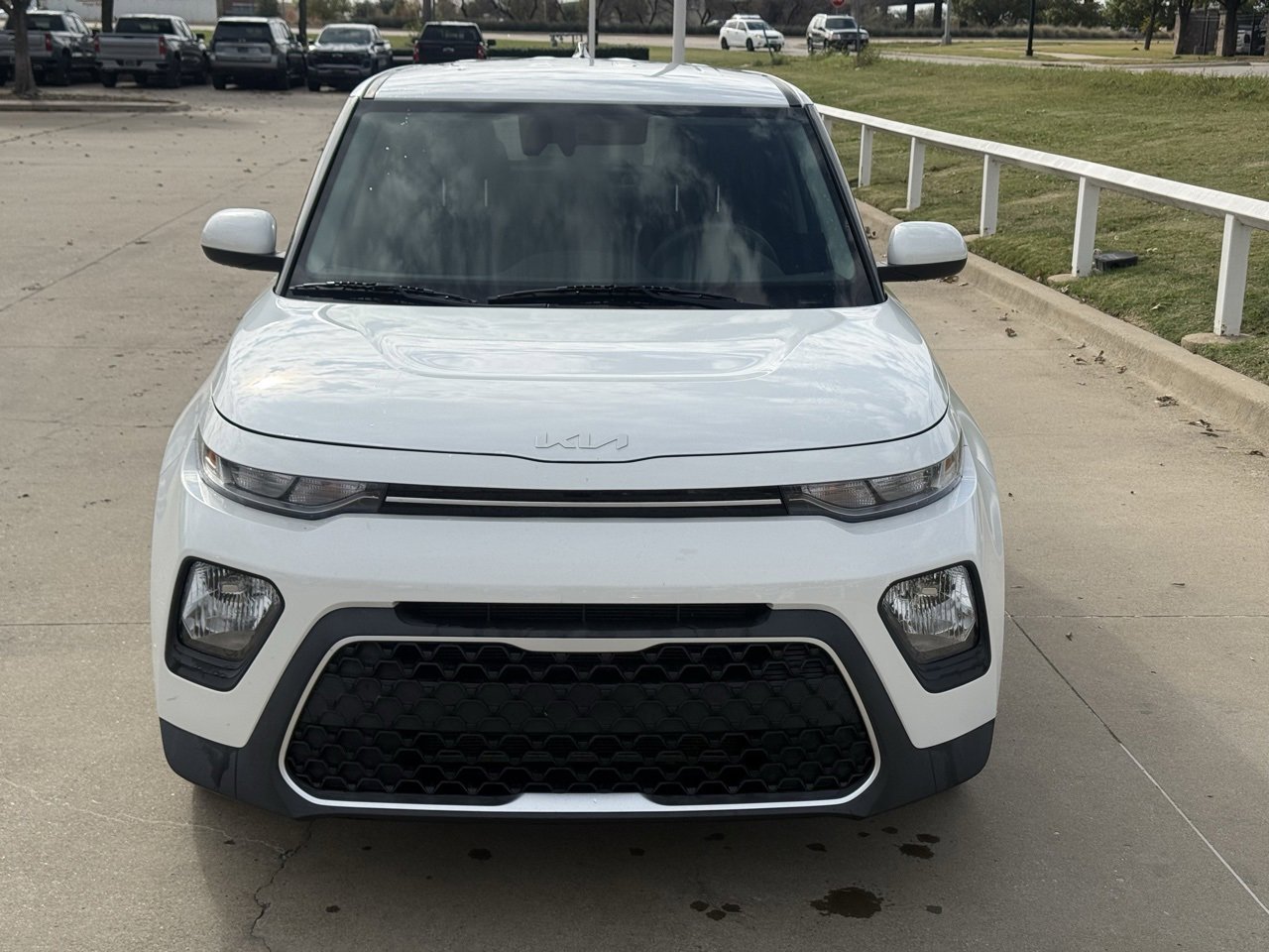 2022 Kia Soul LX photo 2