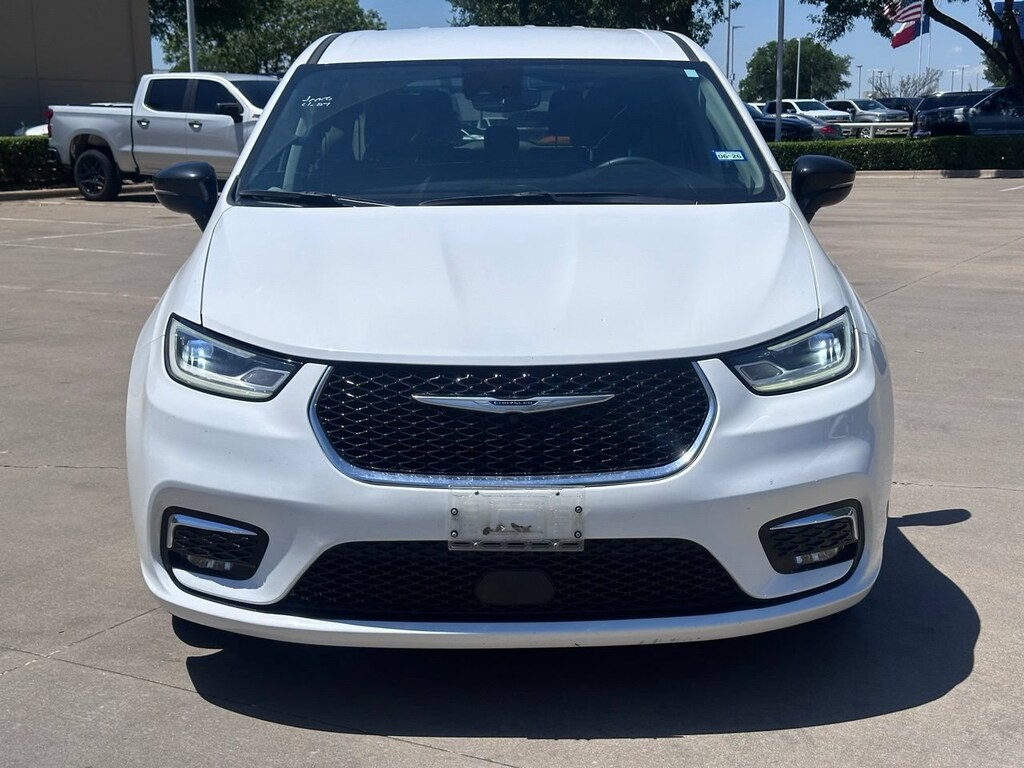 Used 2024 Chrysler Pacifica Touring L Van Passenger Van