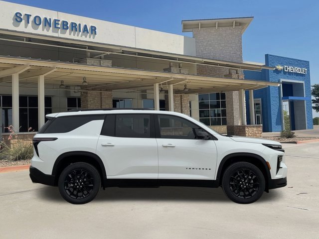 2026 Chevrolet Traverse photo 2