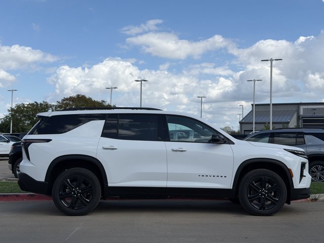 2027 Chevrolet Traverse LT - Photo 3