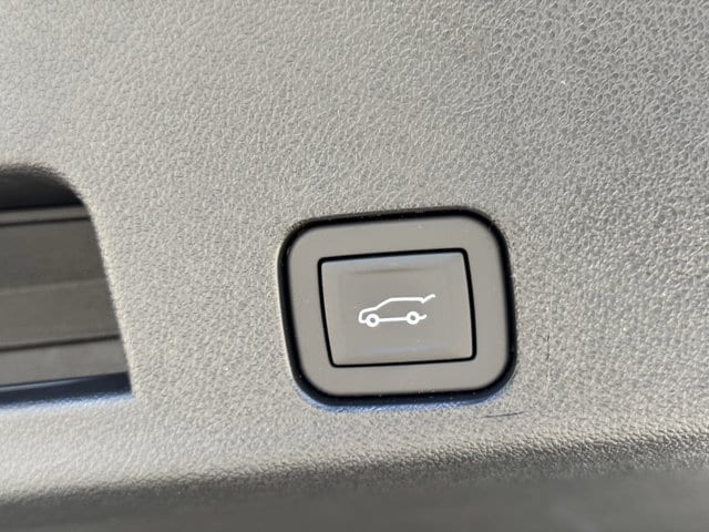 2027 Chevrolet Traverse LT - Photo 27