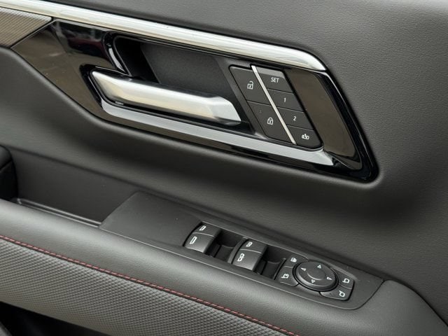 2026 Chevrolet Suburban RST - Photo 19