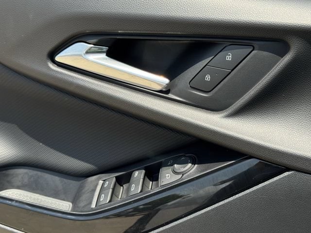 2027 Chevrolet Equinox LT - Photo 21