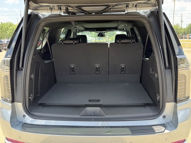 2026 Chevrolet Suburban LT - Photo 27