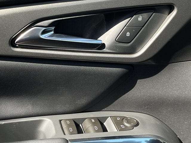 2027 Chevrolet Traverse LT - Photo 20