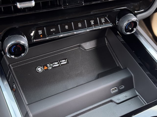 2026 Chevrolet Suburban RST - Photo 14
