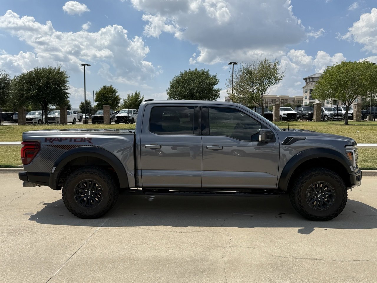2024 Ford F-150 Raptor photo 3
