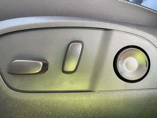 2027 Chevrolet Traverse LT - Photo 22