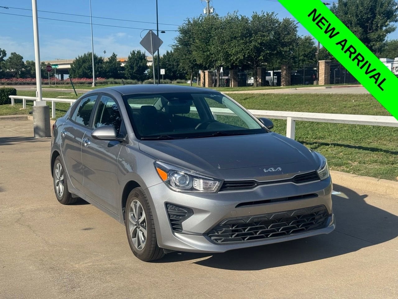 2023 Kia Rio S iVT's photo