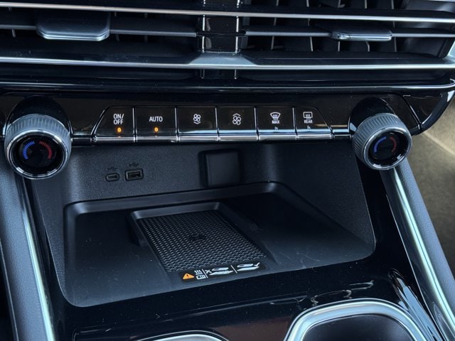 2027 Chevrolet Traverse LT - Photo 15