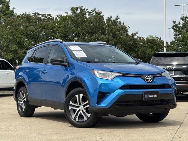 2016 Toyota RAV4 LE's photo