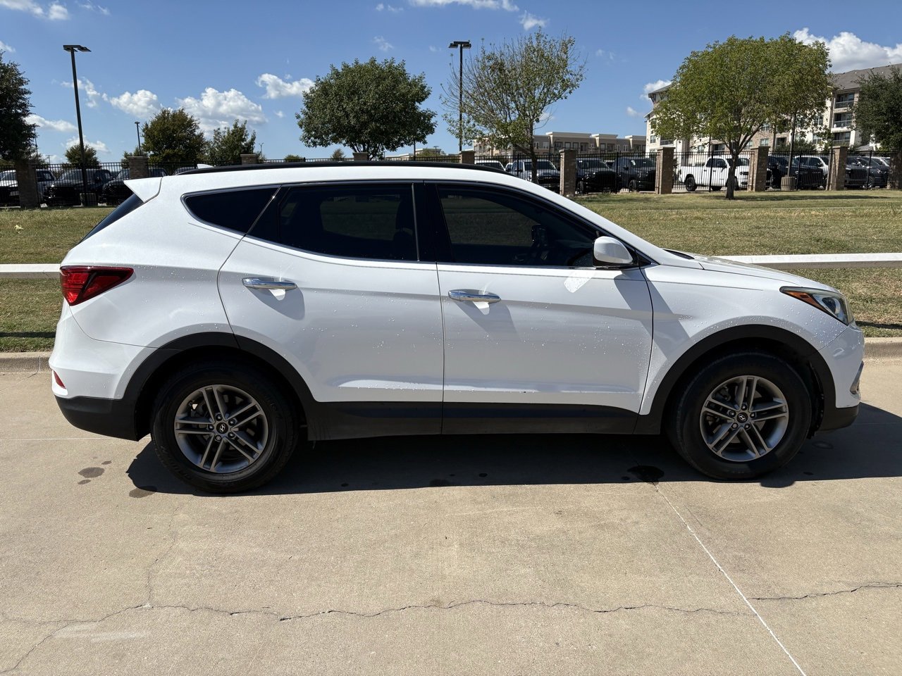 2017 Hyundai Santa Fe Sport photo 2