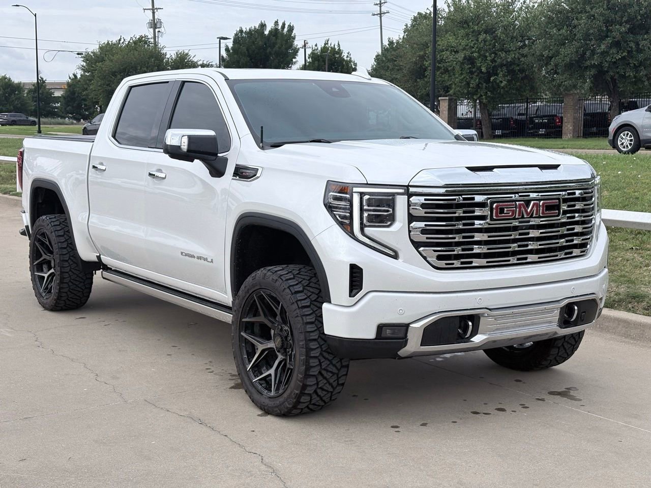 2023 GMC Sierra 4WD Crew Cab Short Box Denali's photo