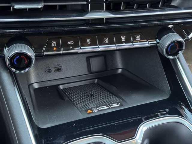 2027 Chevrolet Traverse LT - Photo 15