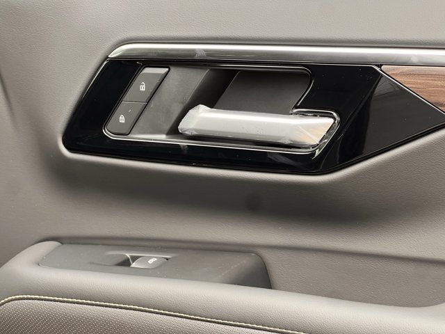 2026 Chevrolet Suburban Premier - Photo 26