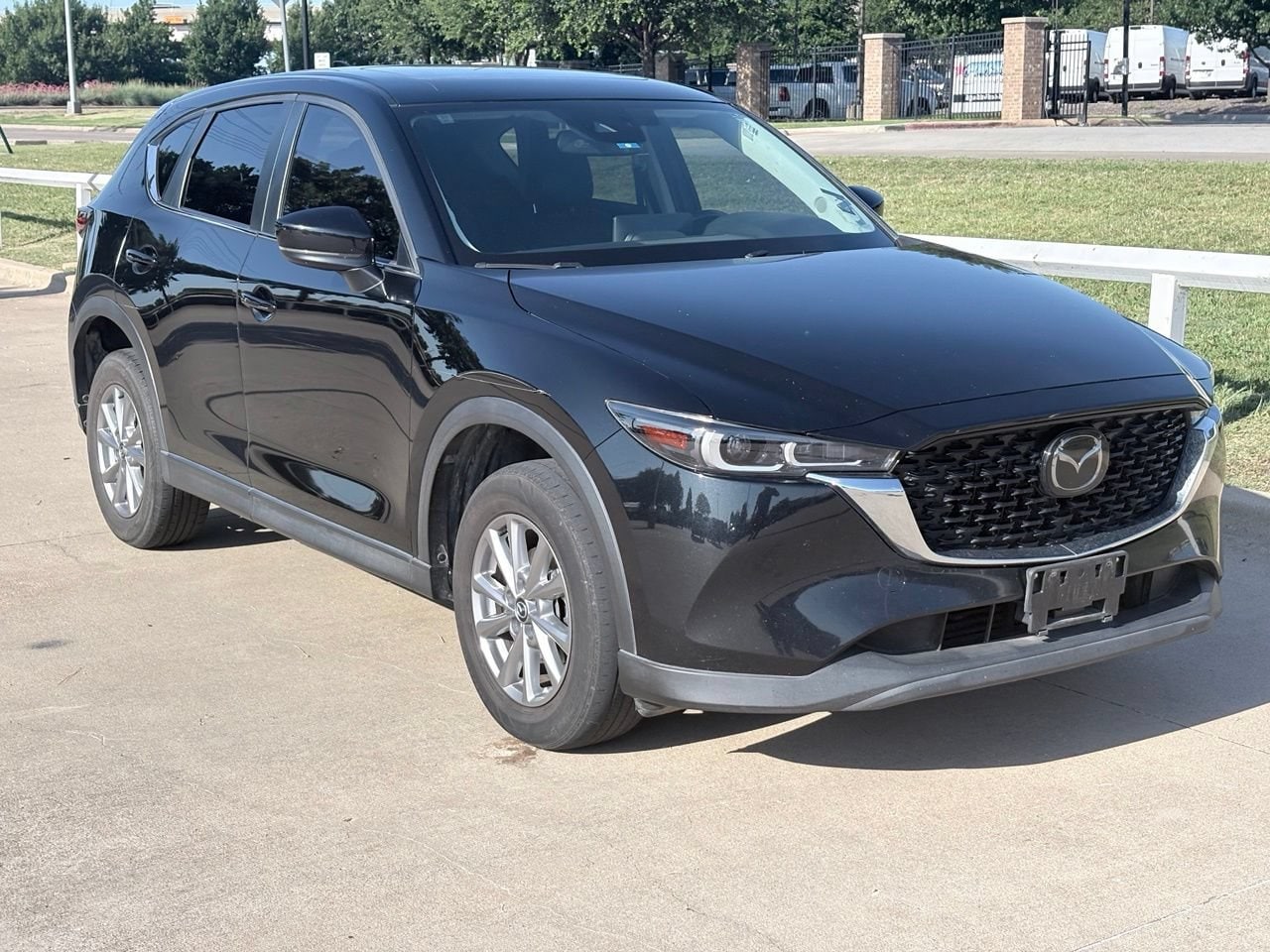 2023 Mazda CX-5 S Preferred package Auto AWD's photo