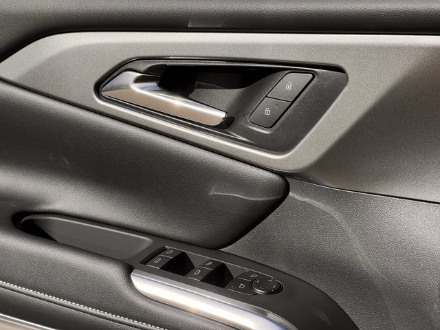 2027 Chevrolet Traverse LT - Photo 21
