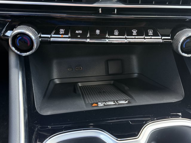 2027 Chevrolet Traverse LT - Photo 19