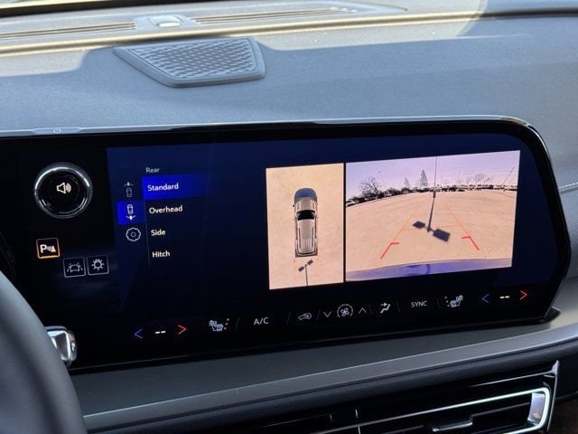 2025 Chevrolet Traverse LT - Photo 14