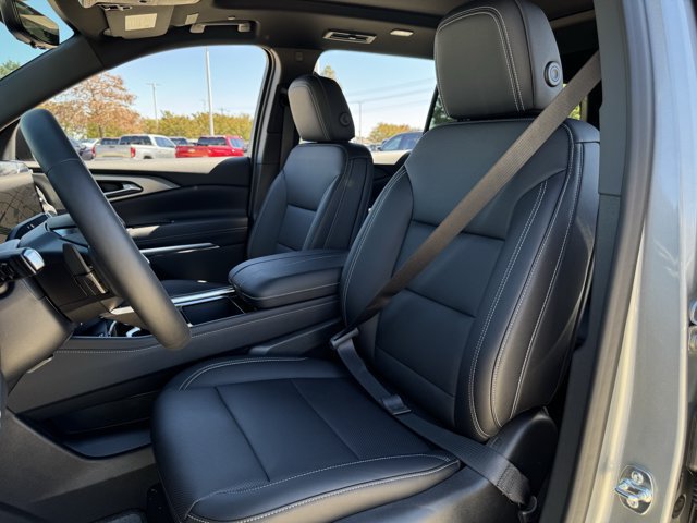 2027 Chevrolet Traverse LT - Photo 20
