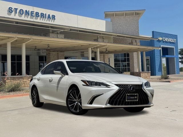2025 Lexus ES