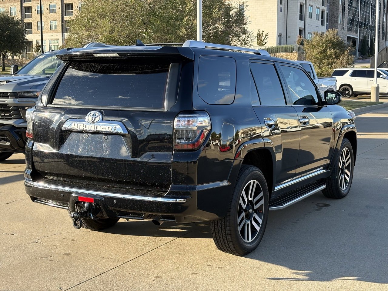 2016 Toyota 4Runner Limited photo 2