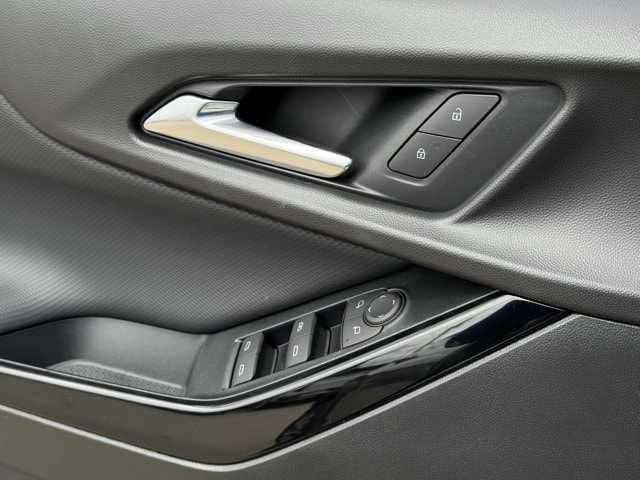 2027 Chevrolet Equinox LT - Photo 21