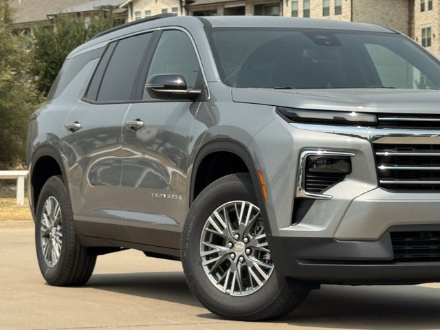 2027 Chevrolet Traverse LT - Photo 3