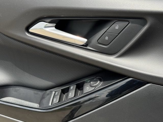 2027 Chevrolet Equinox LT - Photo 21