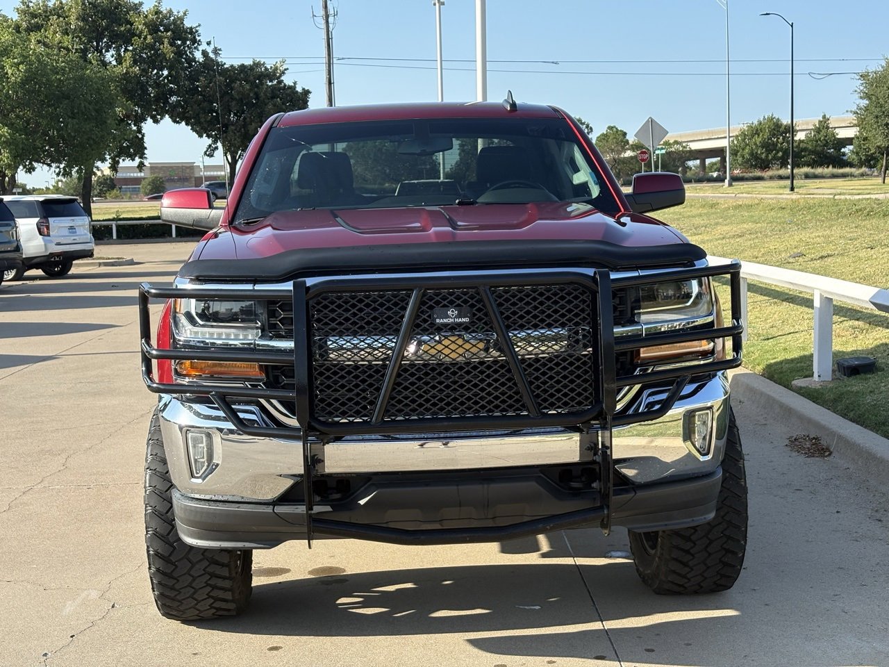 2018 Chevrolet Silverado 1500 LT photo 2