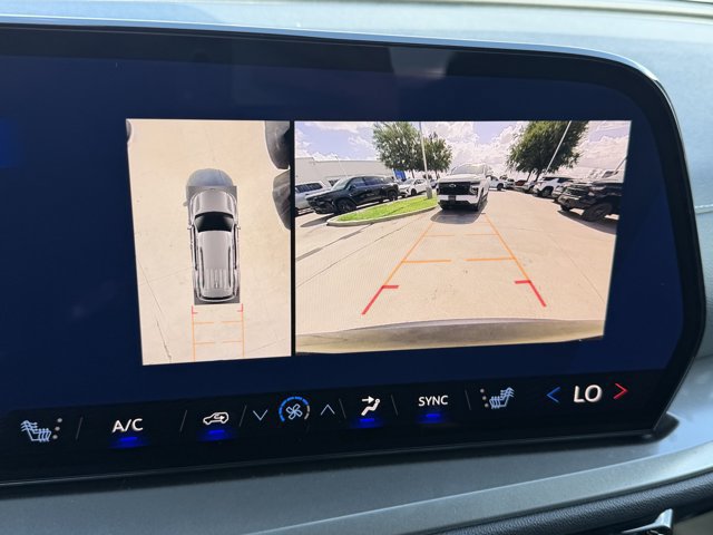 2027 Chevrolet Traverse LT - Photo 15