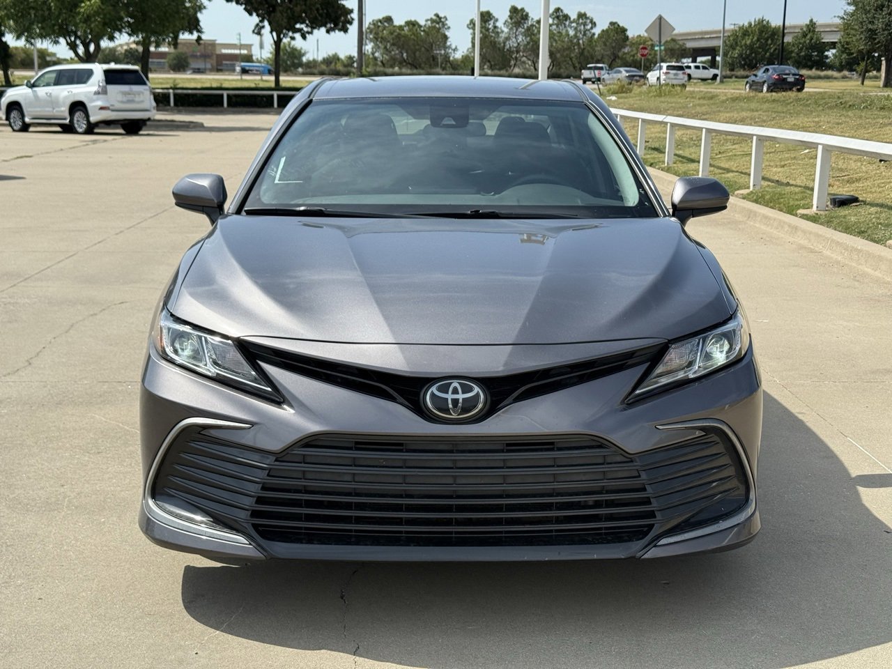 2021 Toyota Camry LE photo 2