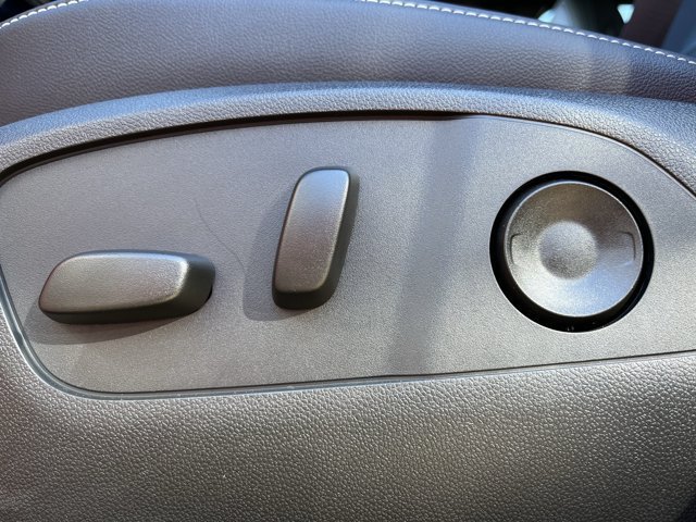 2027 Chevrolet Traverse LT - Photo 23