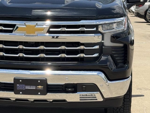 2026 Chevrolet Silverado 1500 LTZ - Photo 9