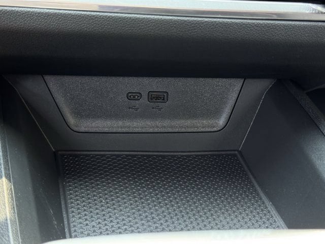 2027 Chevrolet Equinox LT - Photo 16