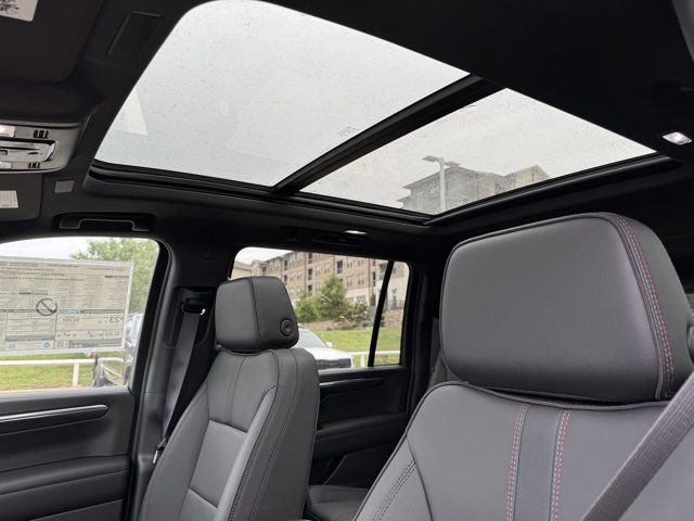 2026 Chevrolet Suburban RST - Photo 26