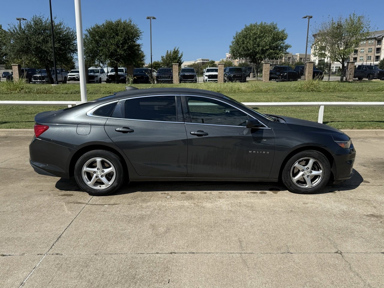 2018 Chevrolet Malibu photo 3
