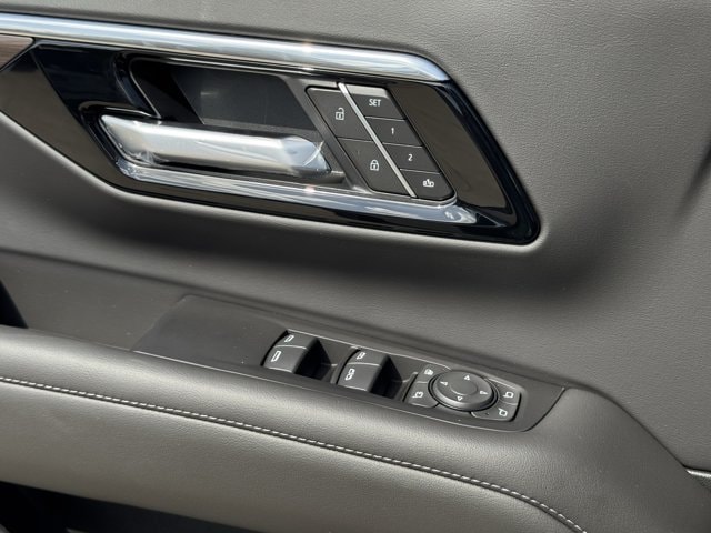 2026 Chevrolet Suburban LT - Photo 19