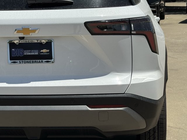 2027 Chevrolet Equinox LT - Photo 7