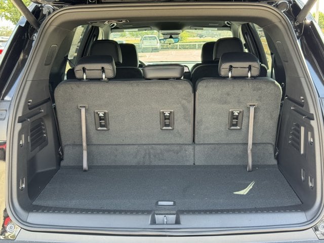 2027 Chevrolet Traverse LT - Photo 25