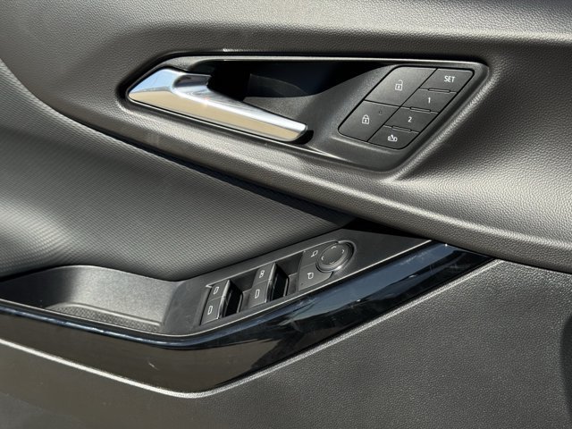 2027 Chevrolet Equinox RS - Photo 20