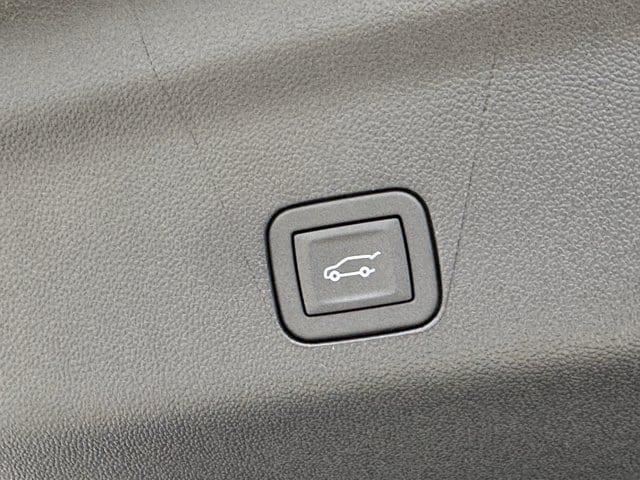 2026 Chevrolet Suburban LT - Photo 27