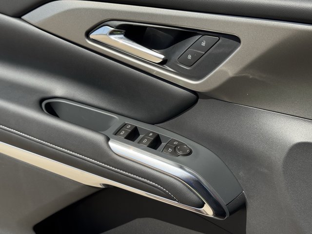 2027 Chevrolet Traverse LT - Photo 19