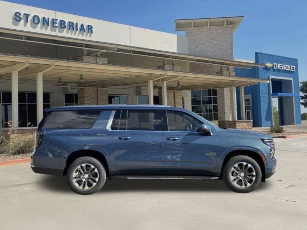 New 2026 Chevrolet Suburban LT SUV