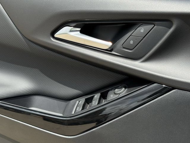 2027 Chevrolet Equinox LT - Photo 21