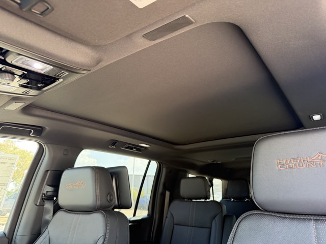 2026 Chevrolet Suburban High Country - Photo 23