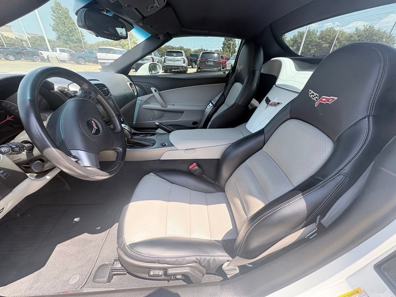 View vehicle photo 6