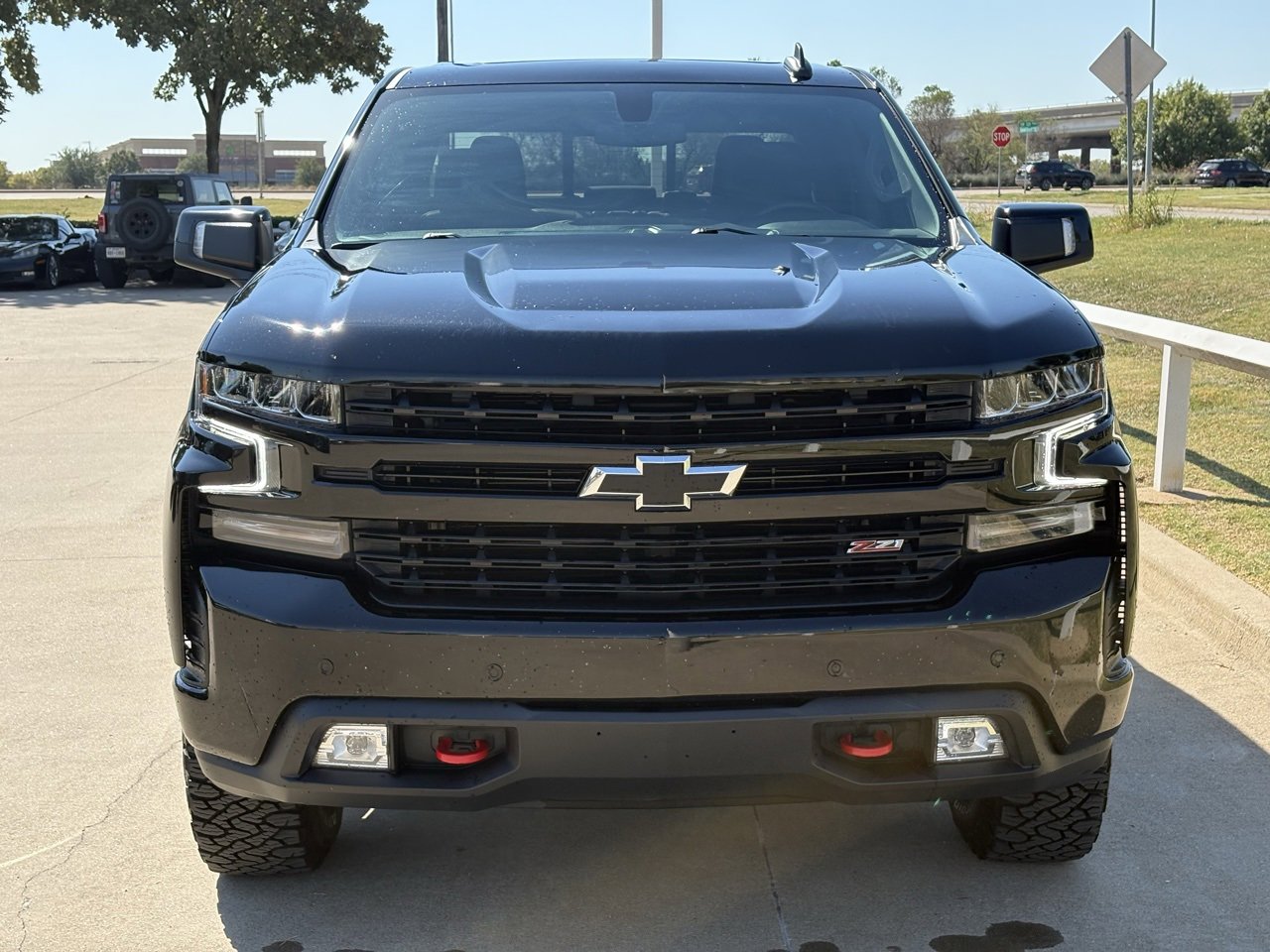 2022 Chevrolet Silverado Trail Boss LT photo 2