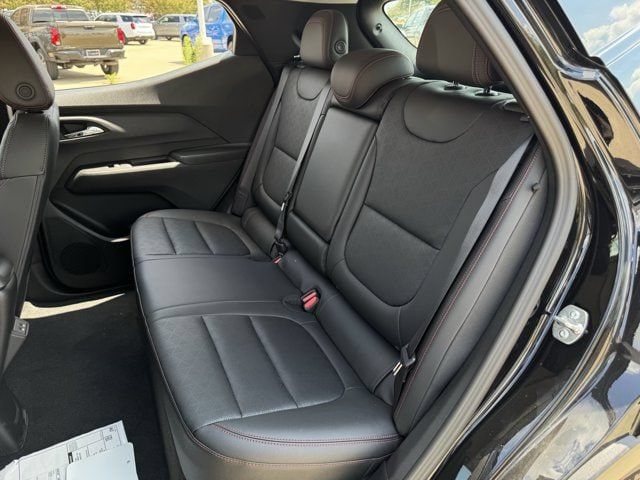 2027 Chevrolet Bolt RS - Photo 21